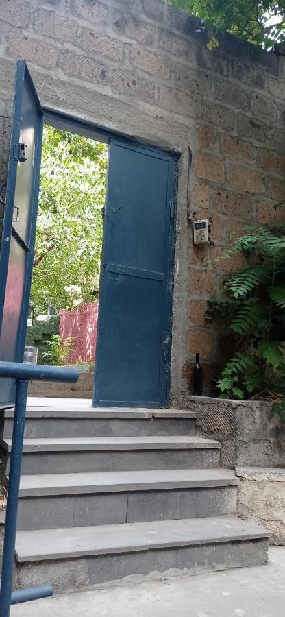 House 56 Yerevan Exterior foto