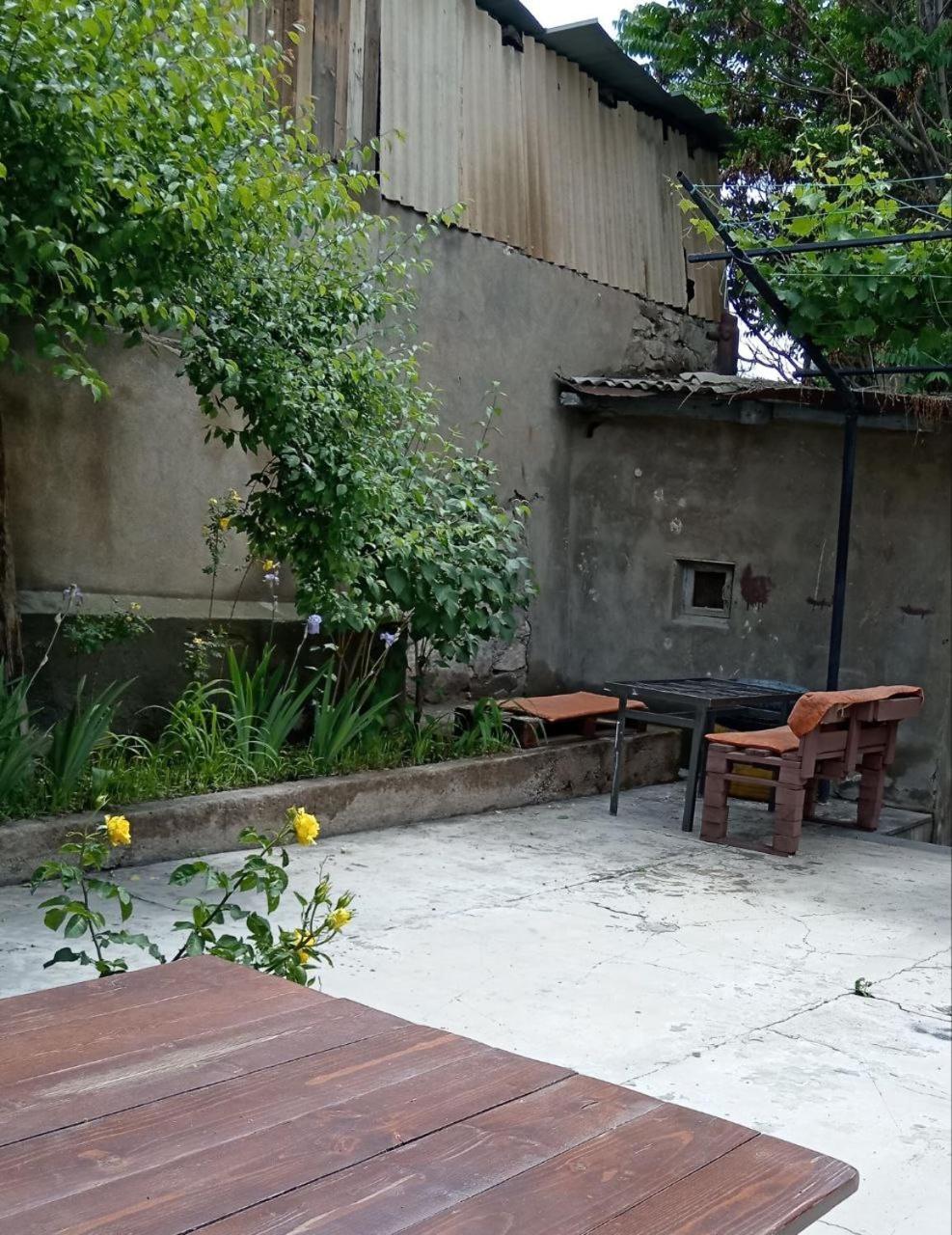 House 56 Yerevan Exterior foto