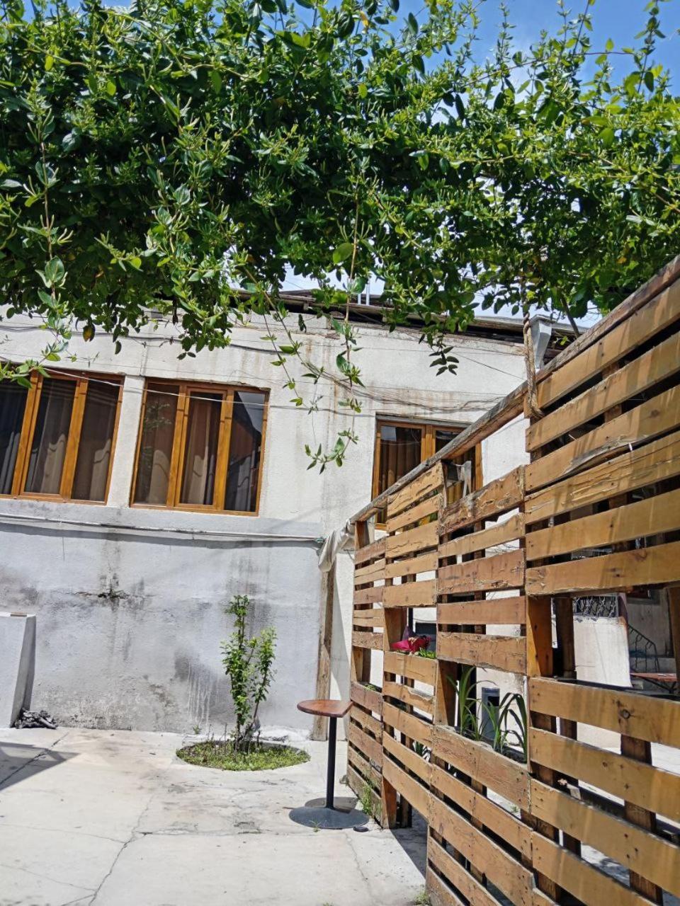 House 56 Yerevan Exterior foto