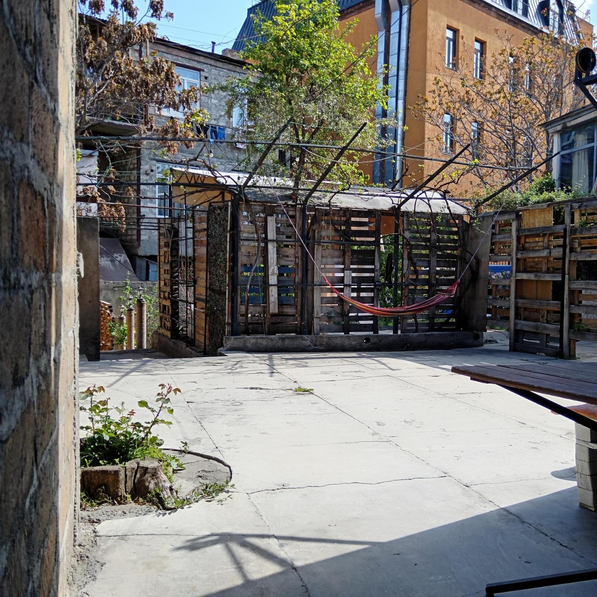 House 56 Yerevan Exterior foto